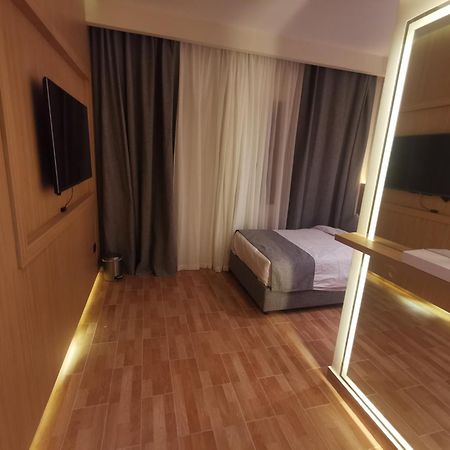 Green Plaza Inn "'Business &Families Only"' 알렉산드리아 외부 사진