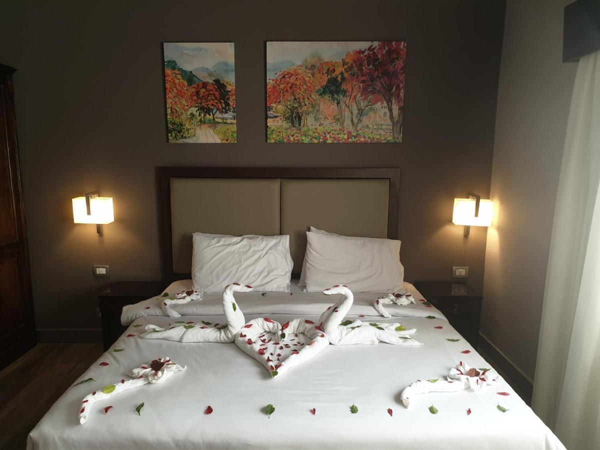 Green Plaza Inn "'Business &Families Only"' 알렉산드리아 외부 사진