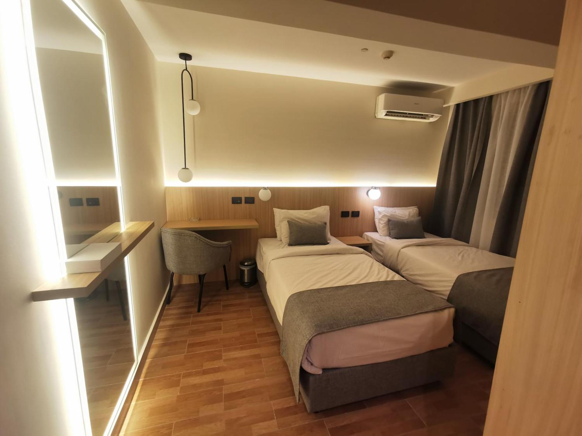Green Plaza Inn "'Business &Families Only"' 알렉산드리아 외부 사진